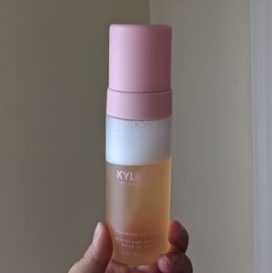 Kylie foaming face wash